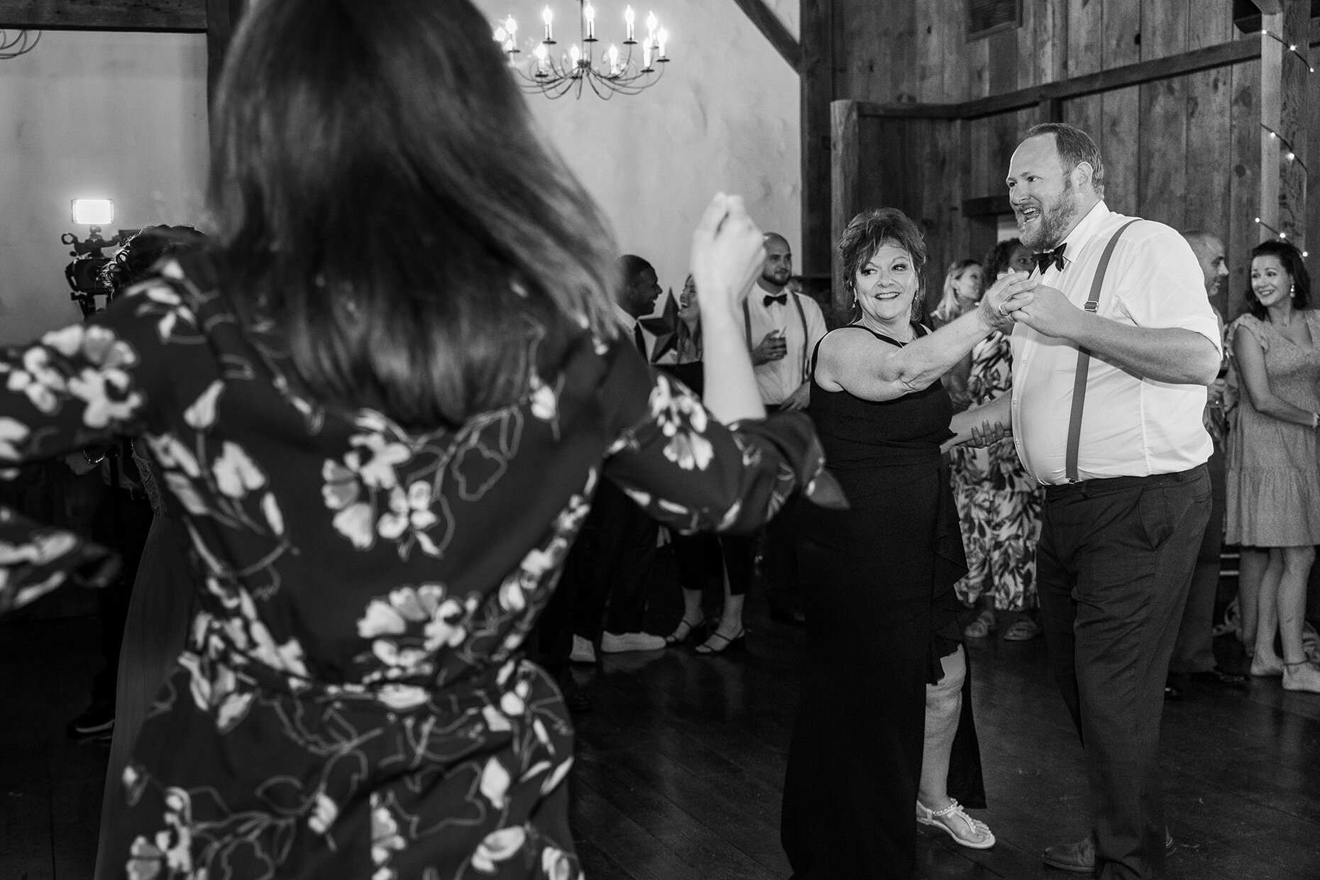 Guests party it up dancing at reception