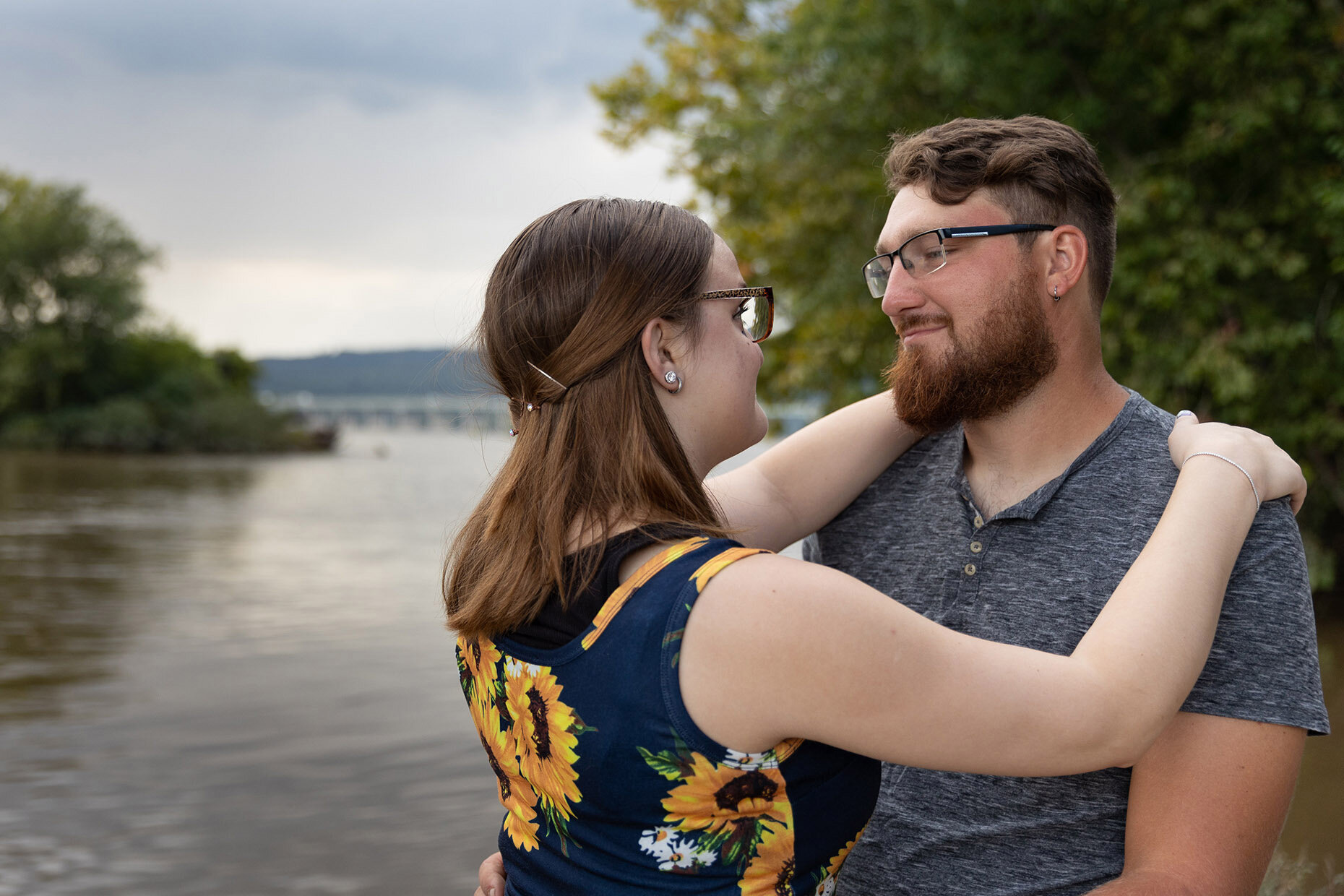 Engagement photos along susquehanna
