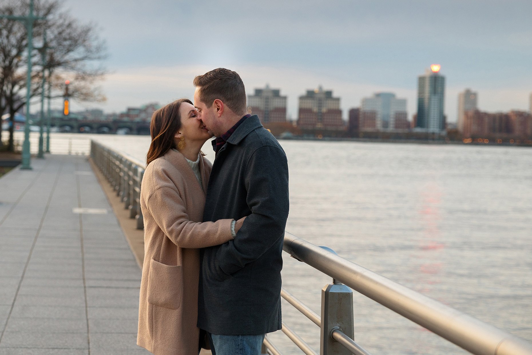 Kissing at the Hudson River Park New York